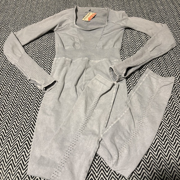FP Movement Movement Free People Good Karma Long Sleeve Onesie In Gray Sz S/XS - Picture 5 of 11